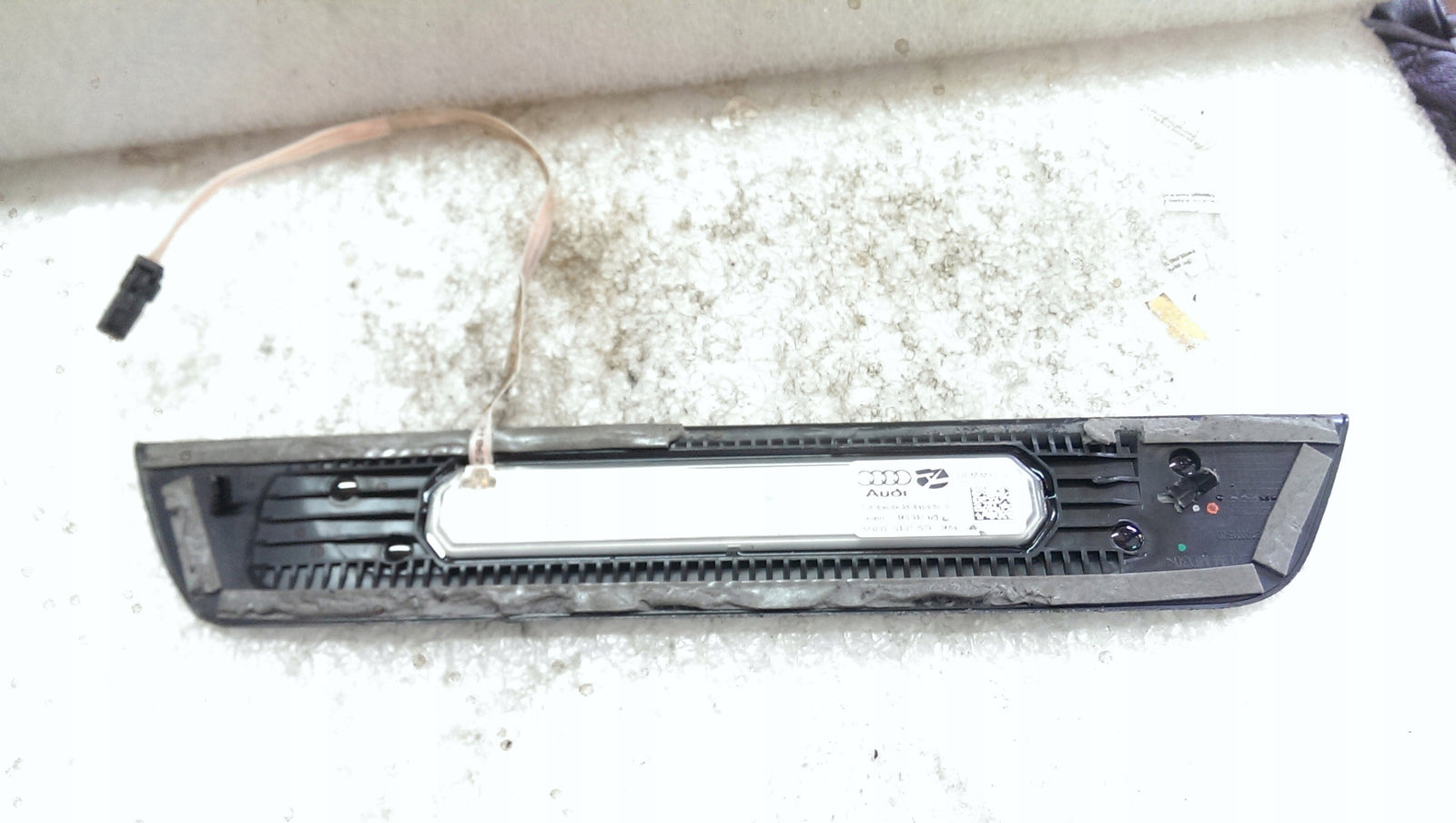 Listwa nakładka progowa LE tył AUDI A6 4K0947423