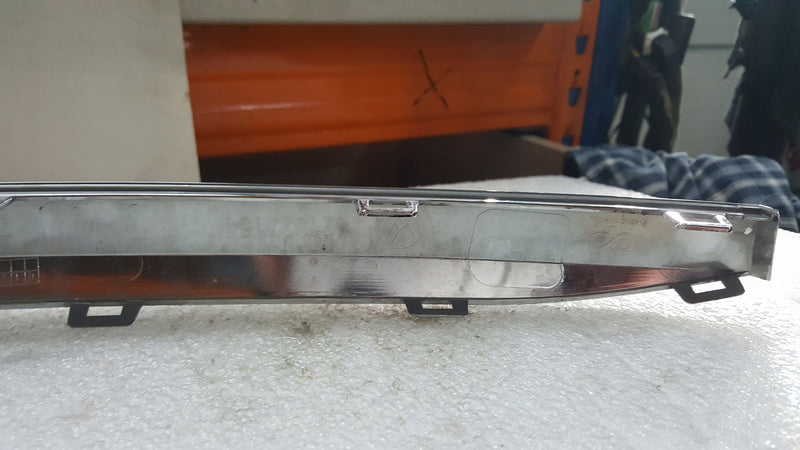 Listwa chrom zderzaka tylnego prawa strona VW TOUAREG 760853842 demontaż