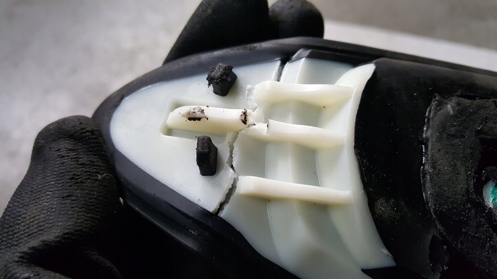 Szyba lewy tył AUDI A6 RS6 kombi 4K9845297E