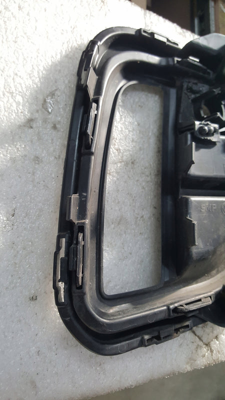 VW T-ROC T ROC KRATKA ZDERZAKA LEWY PRZÓD 2GA853665D 2GA853211P