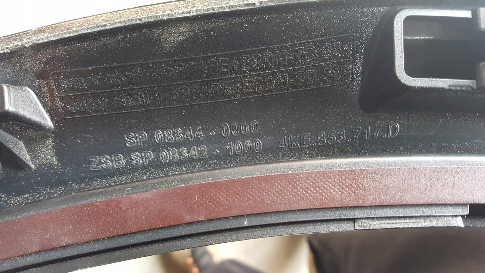 Listwa błotnika lewy przód AUDI E-TRON 4KE853717D