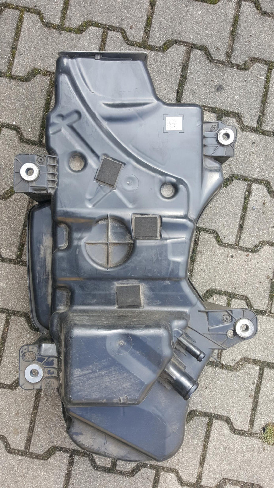 ZBIORNIK AD BLUE VW TIGUAN II 2.0 TDI 5QF131877L