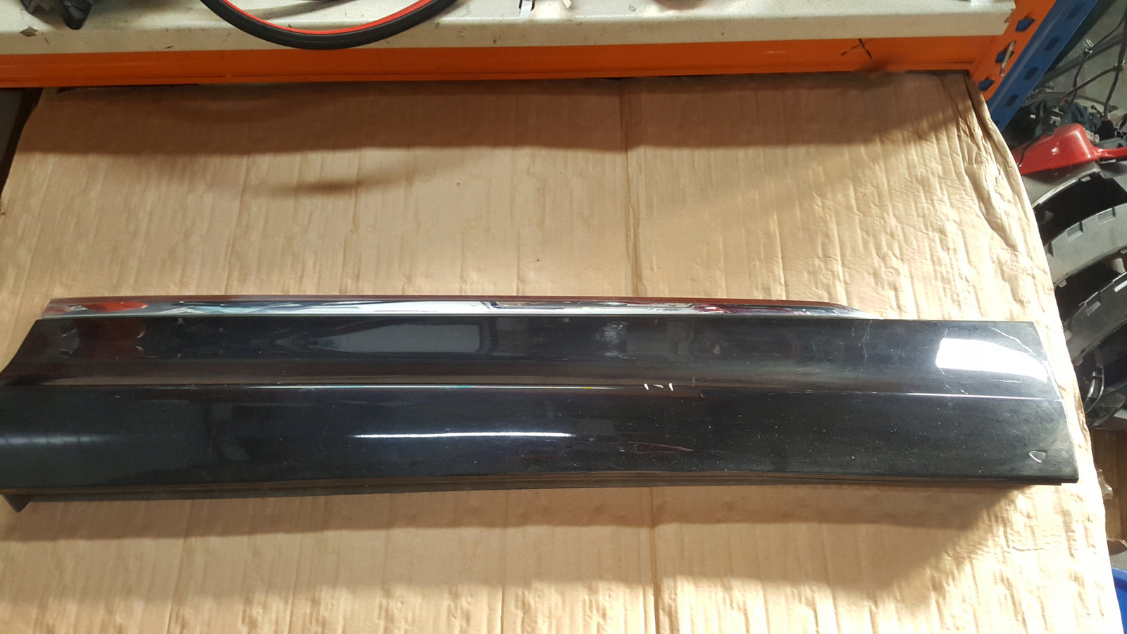 listwa drzwi prawa przednia VW TIGUAN II przód prawy 5NA854940M R-LINE