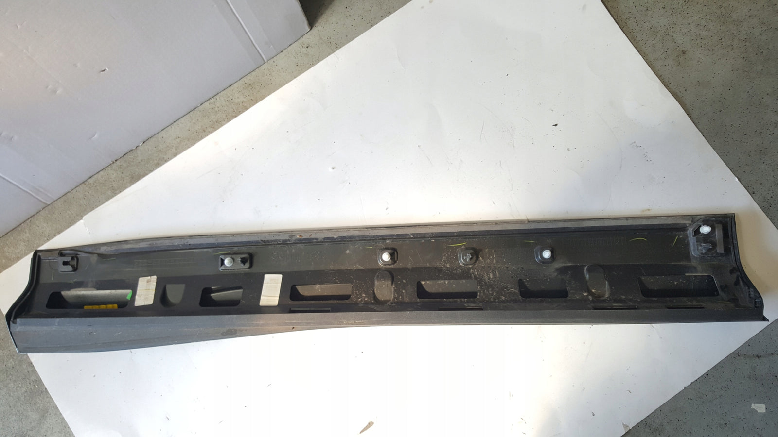 Listwa drzwi prawy przód AUDI Q3 II 83A853960A/B