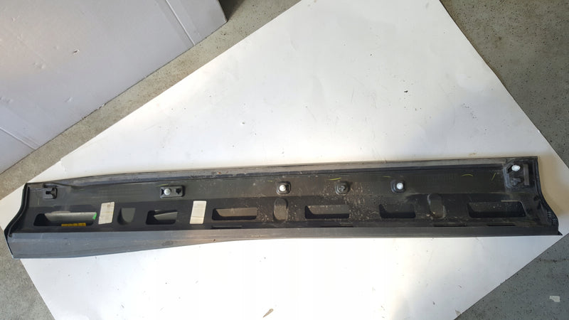 Listwa drzwi prawy przód AUDI Q3 II 83A853960A/B