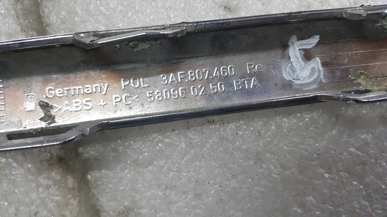 VW PASSAT B7 3AF 10-14 LISTWA CHROM ZDERZAKA PRAWA TYLNA TYŁ 3AF807460