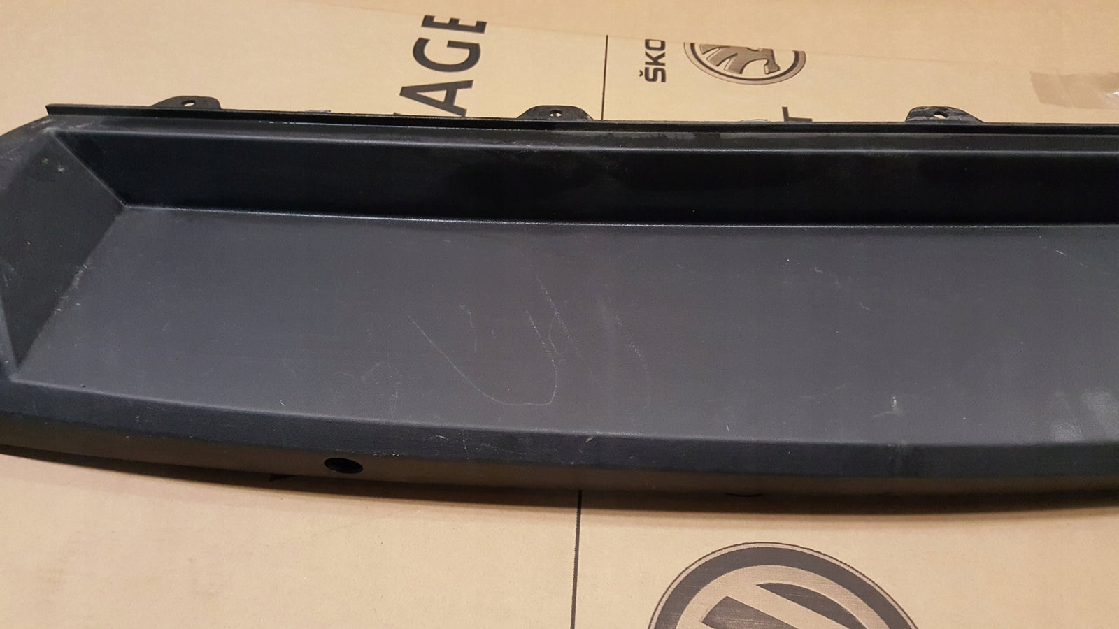 Spoiler Dokładka Zderzaka Tył 5E5807521 Skoda Octavia III Sedan PDC