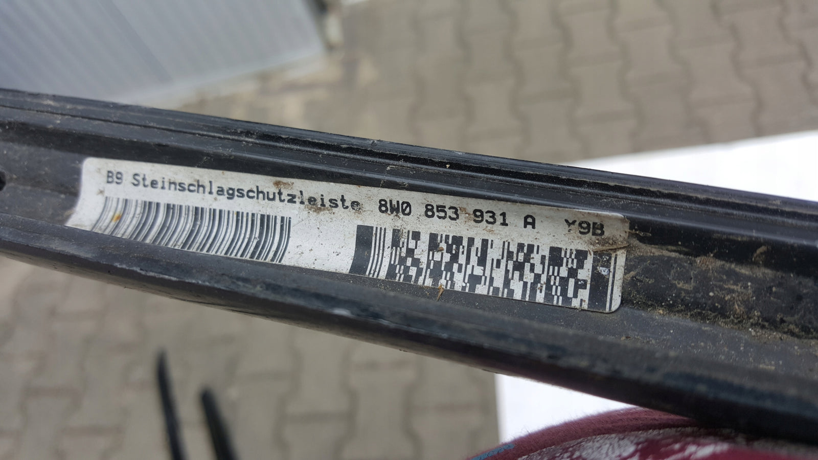 Listwa progowa prawa AUDI A4 B9 S-LINE 8W0853931A