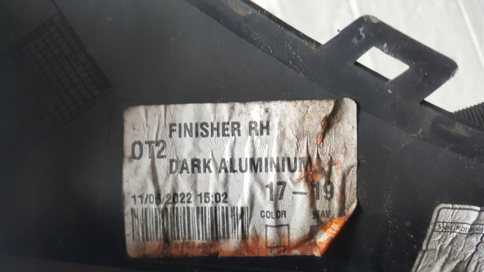 Listwa zderzaka przedniego prawa strona SEAT ATECA 575853712A demontaż