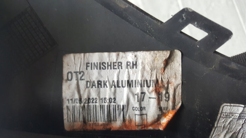 Listwa zderzaka przedniego prawa strona SEAT ATECA 575853712A demontaż