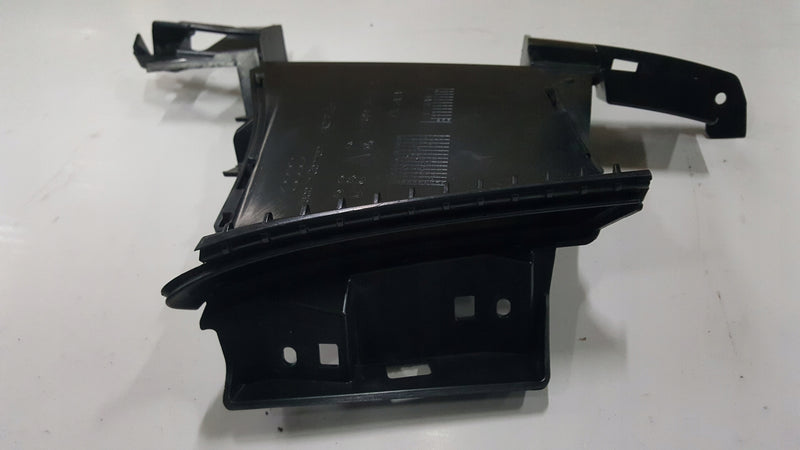 Kierownica powietrza lewy przód AUDI A6 (C8) 4K0121763J 4K0121763H demontaż