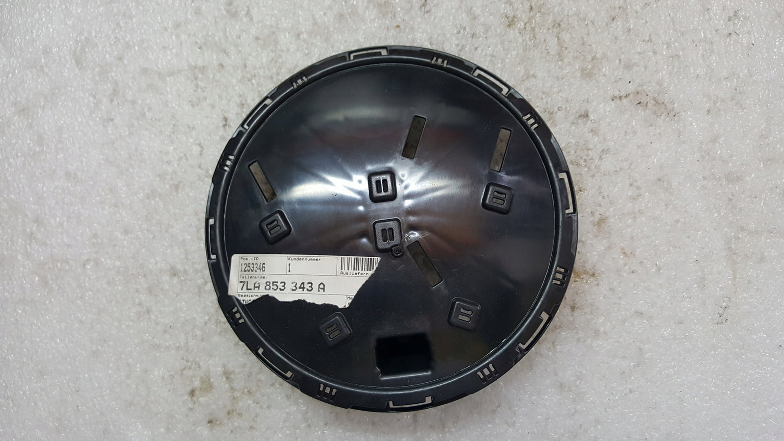 NOWE ORYGINALNE mocowanie emblematu VW T6 lift 7LA853343A
