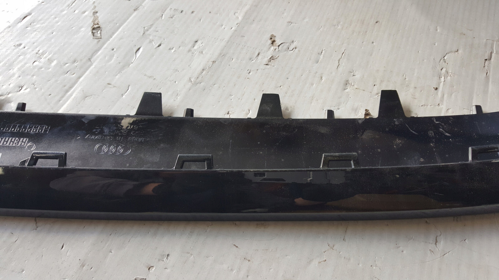 Spoiler zderzaka przedniego AUDI RS3 (8Y) 8Y0807717 demontaż