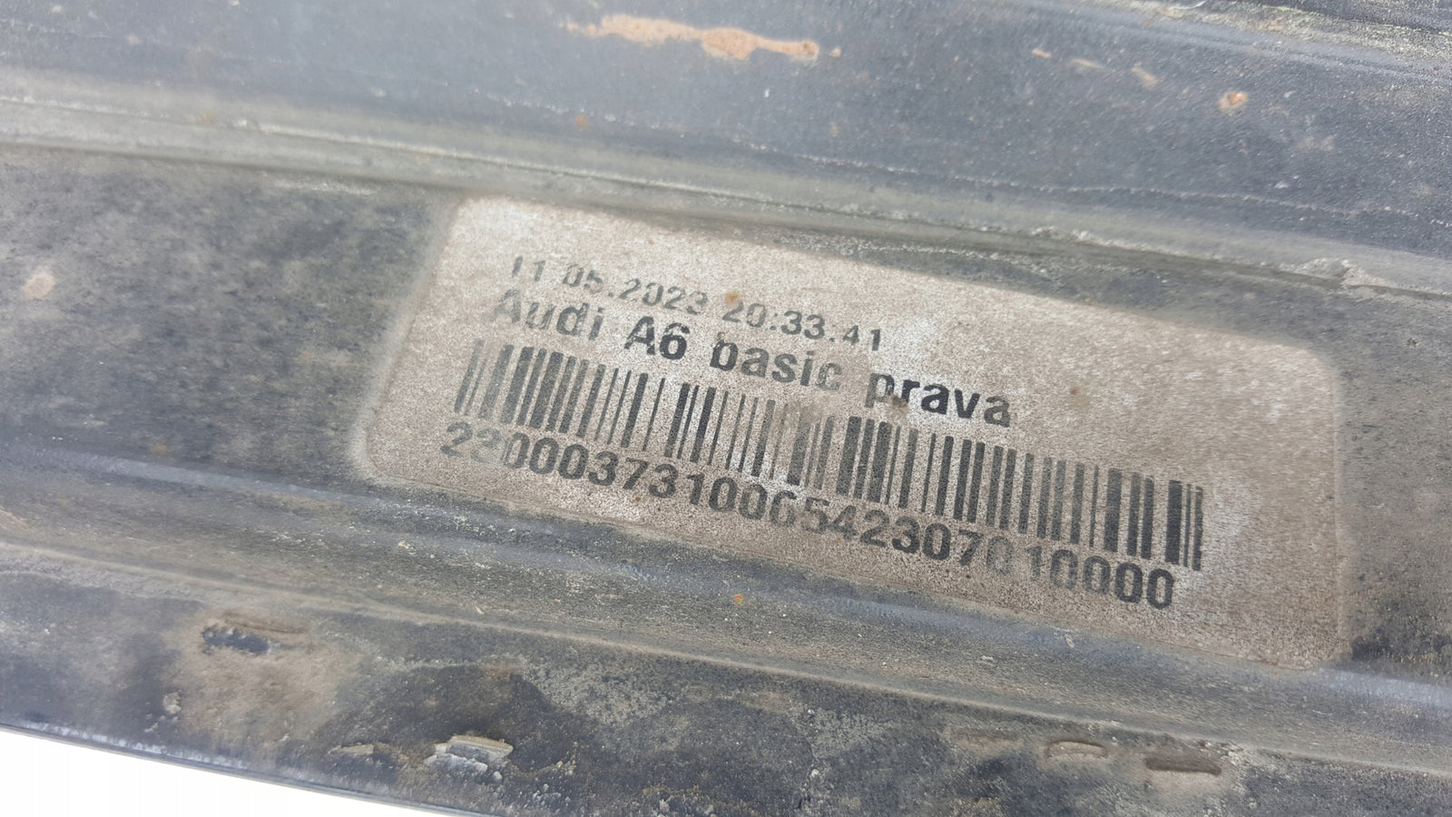 Listwa progowa prawa AUDI A6 (C8) 4K0853856 demontaż