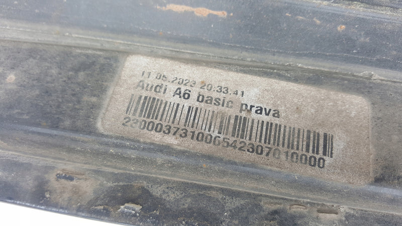 Listwa progowa prawa AUDI A6 (C8) 4K0853856 demontaż