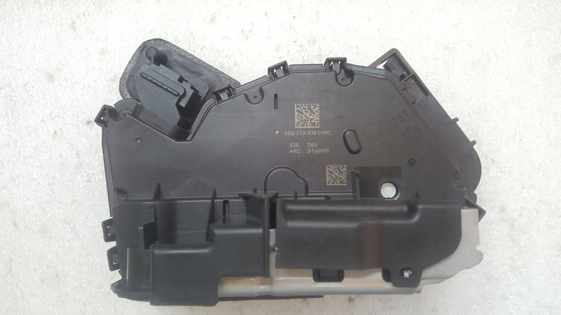 NOWY ORYGINALNY zamek drzwi prawy tył VW AUDI SEAT 5TA839016Q