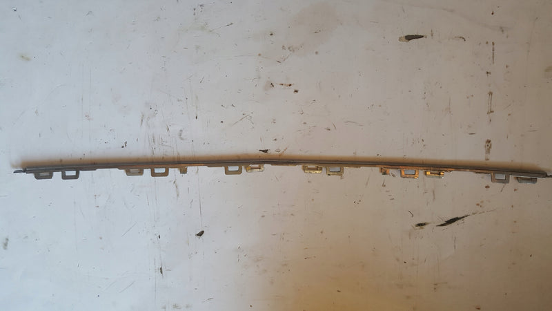 Listwa chrom zderzaka tylnego VW PASSAT (B8) 3G0853835 demontaż