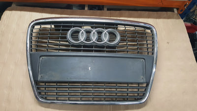 AUDI A6 C6 S-LINE 4F0853651S ATRAPA GRILL KRATKA ZNACZEK