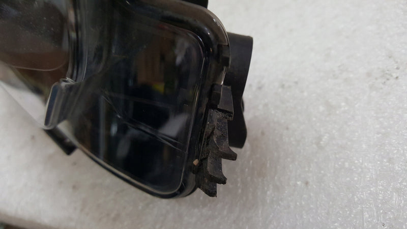 Prawy halogen VW T6 7E0941662A demontaż