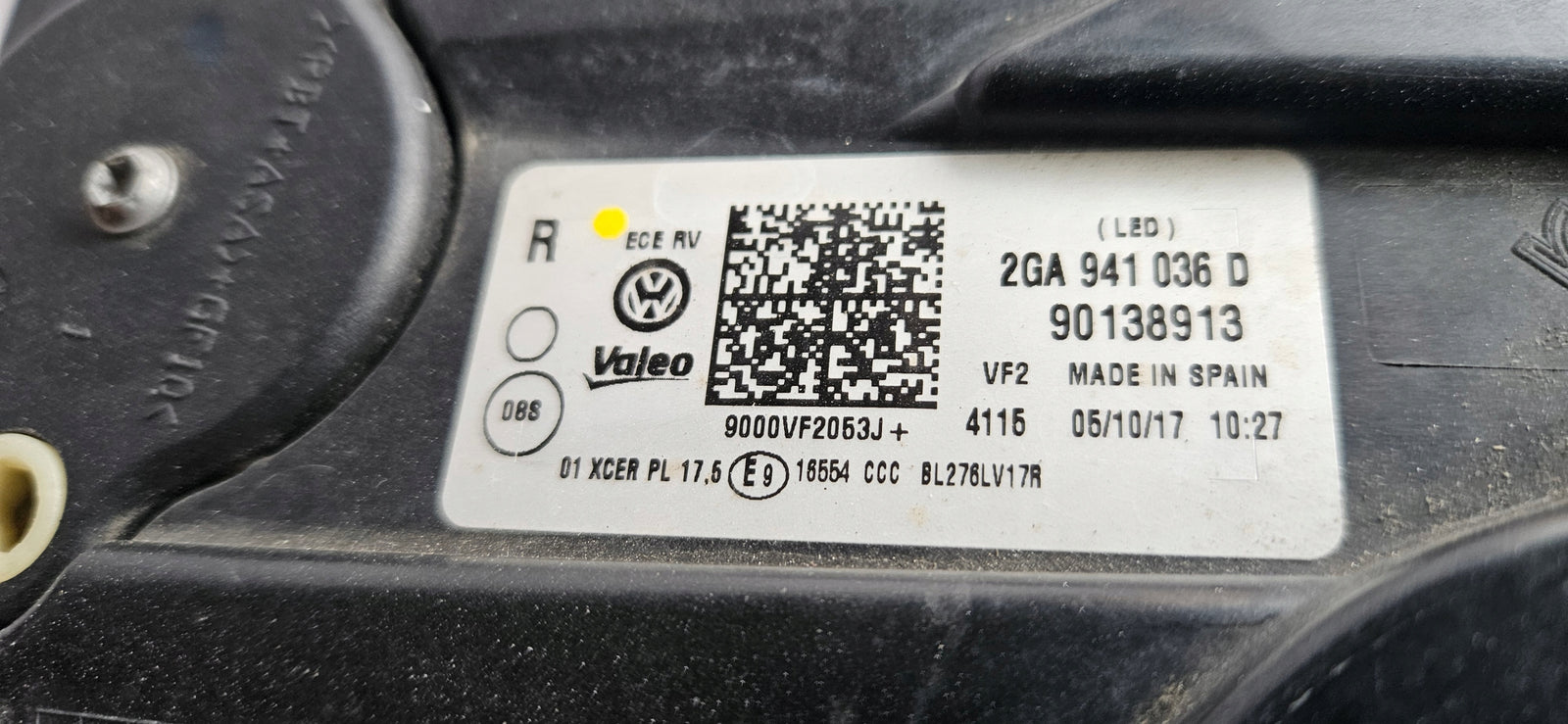 2GA941036D PRAWY kompletny ful led Vw T-ROC 2017r demontaż