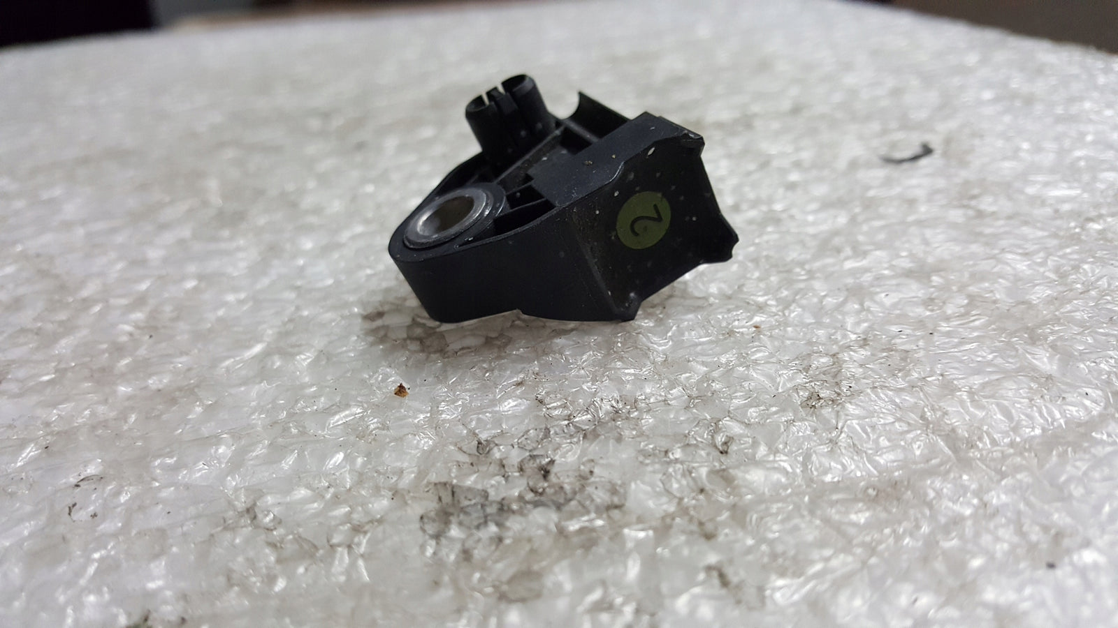 Czujnik uderzenia VW AUDI 4N0959651D demontaż