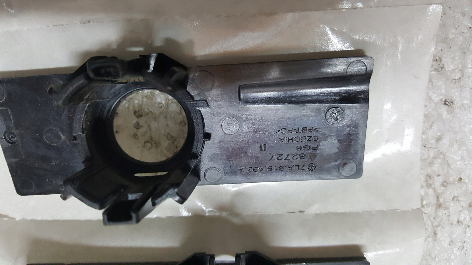 UCHWYT KOSZYCZEK CZUJNIKÓW PDC VW TRANSPORTER T6 7LA919494A 7LA919493B