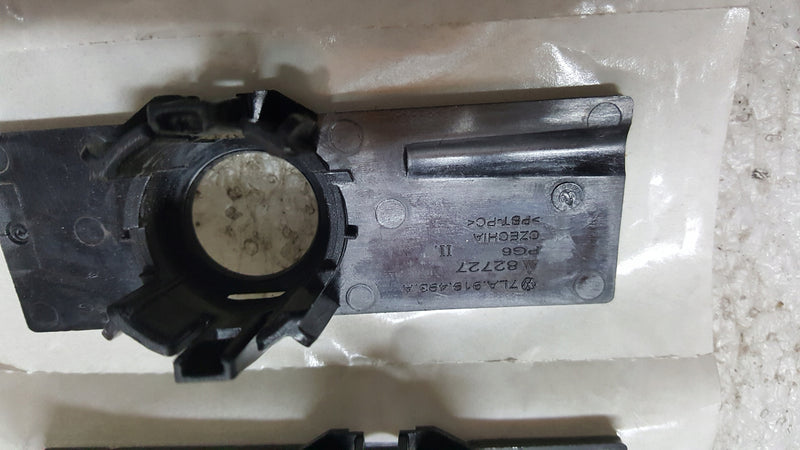 UCHWYT KOSZYCZEK CZUJNIKÓW PDC VW TRANSPORTER T6 7LA919494A 7LA919493B