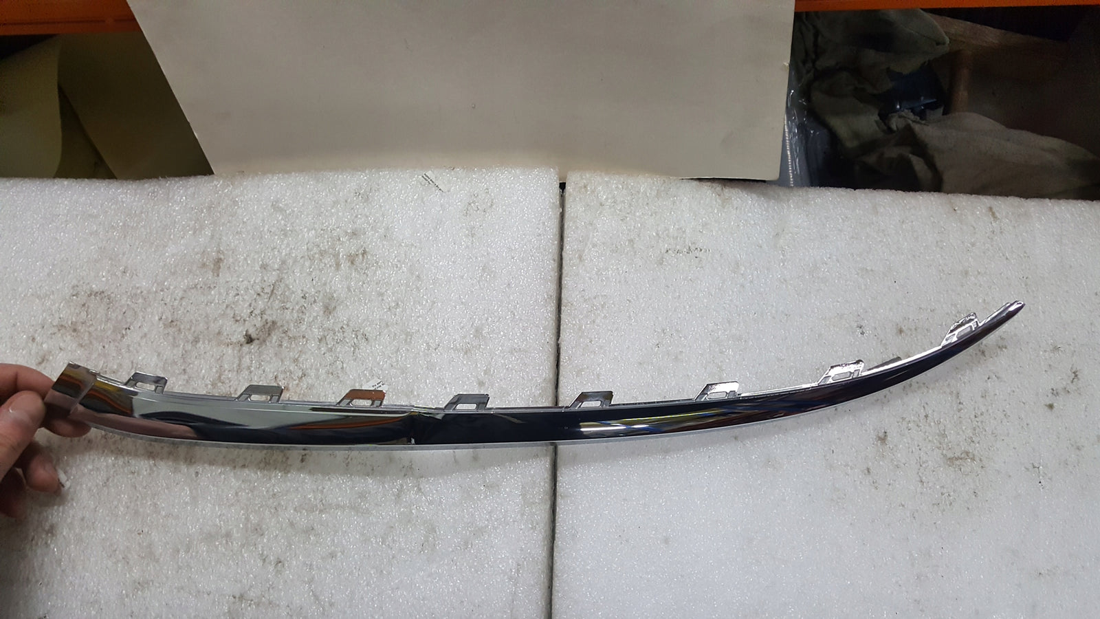 Listwa chrom zderzaka lewy przód VW T-ROC 2GA853711B demontaż
