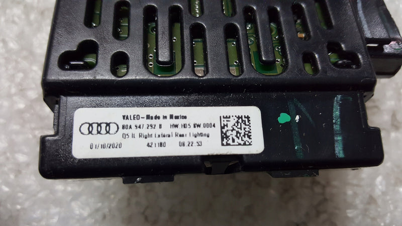 Lampka kabiny Led AUDI Q5 RS6 80A947292B demontaż