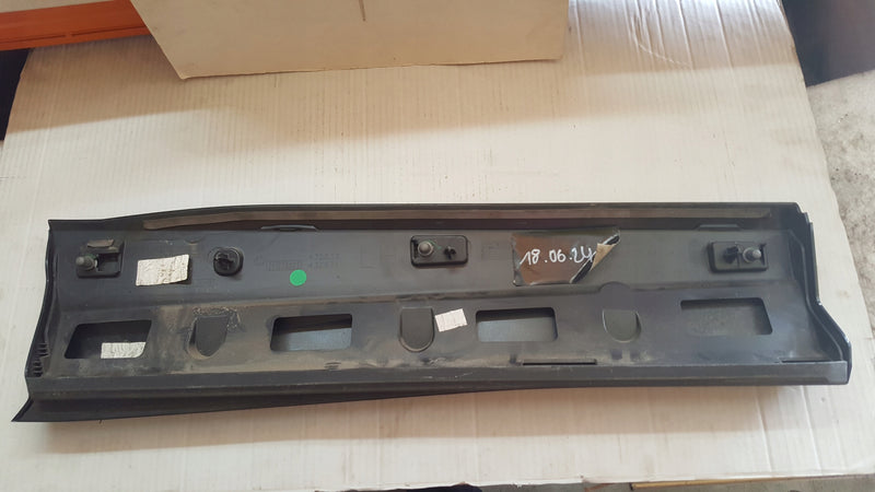 Listwa drzwi lewy tył AUDI Q3 II 83A853969A/B
