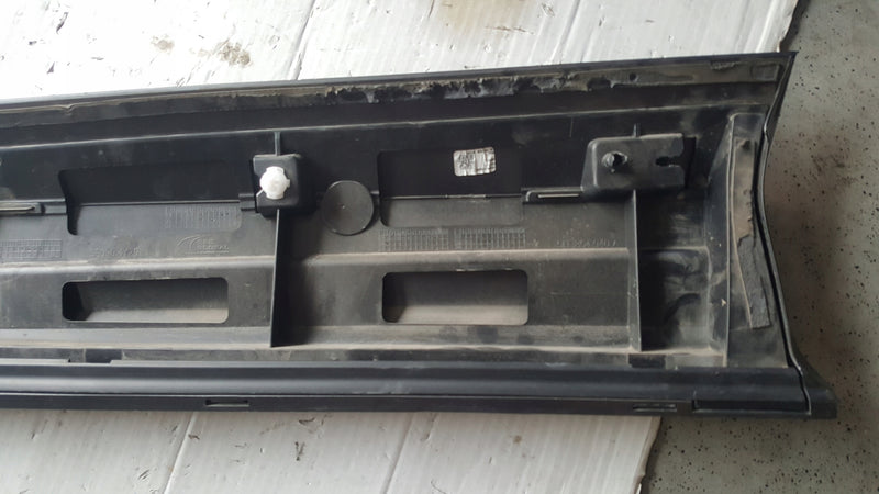 Listwa drzwi prawy przód SEAT CUPRA FORMENTOR 5FF854940A demontaż
