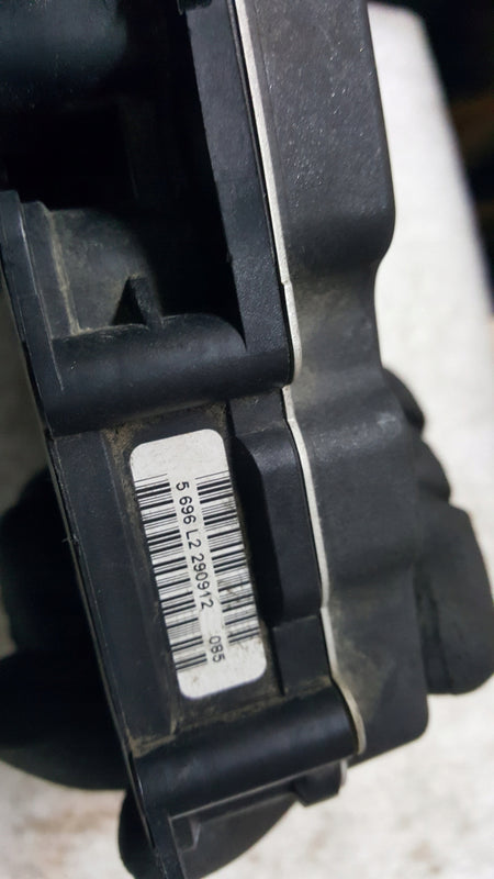 Sterownik pompy ABS VW POLO SKODA FABIA SEAT IBIZA 6R0907379BE demontaż