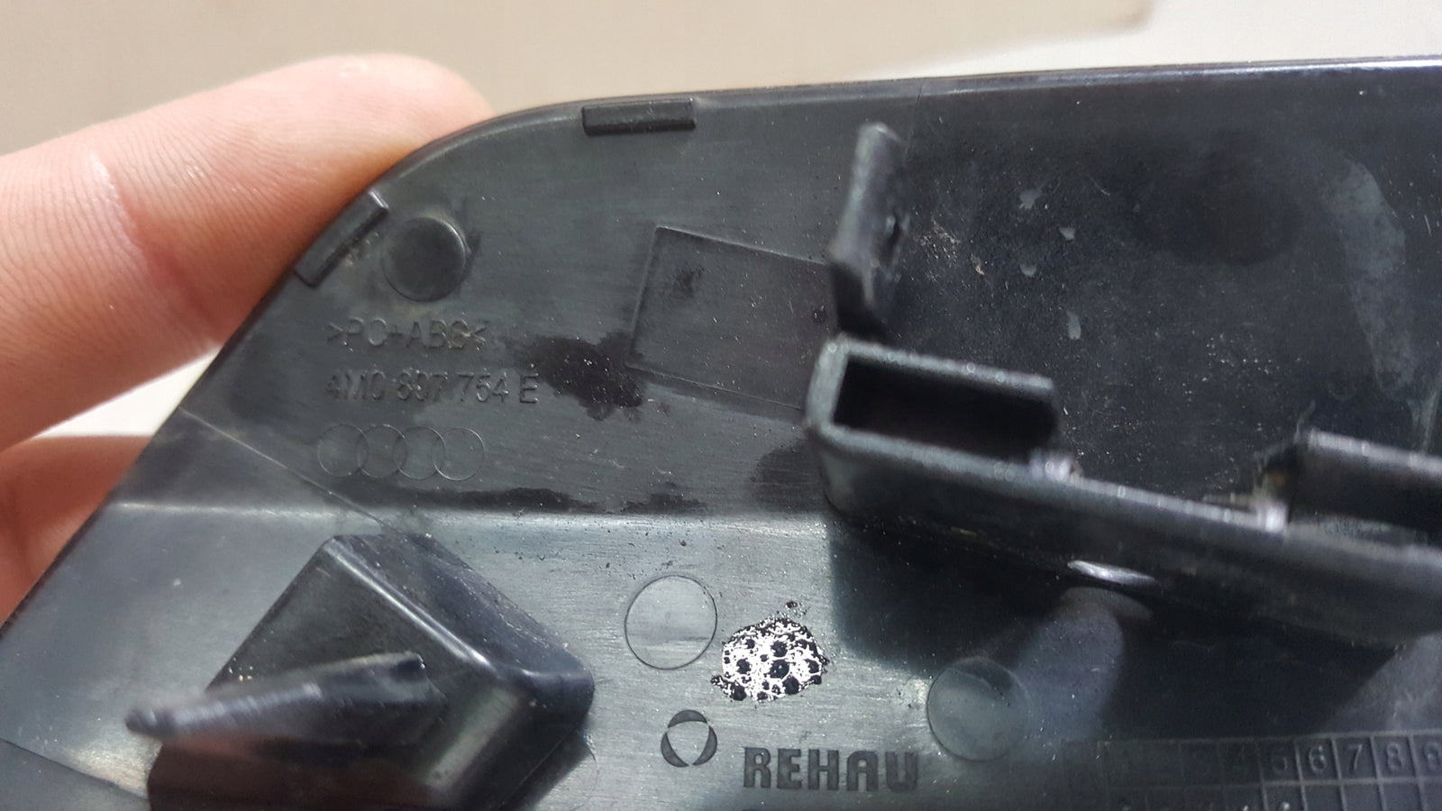 Zaślepki spryskiwaczy lewy + prawy przód AUDI Q7 4M0807753E 4M0807754E