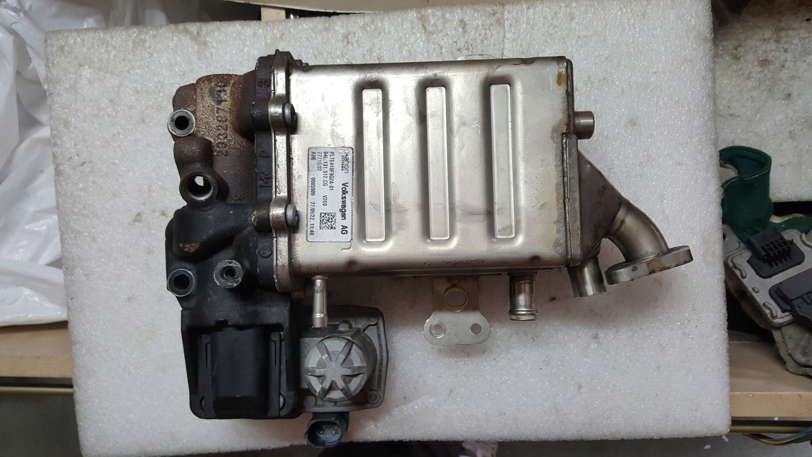 Zawór EGR chłodnica spalin VW 04L131512CG demontaż