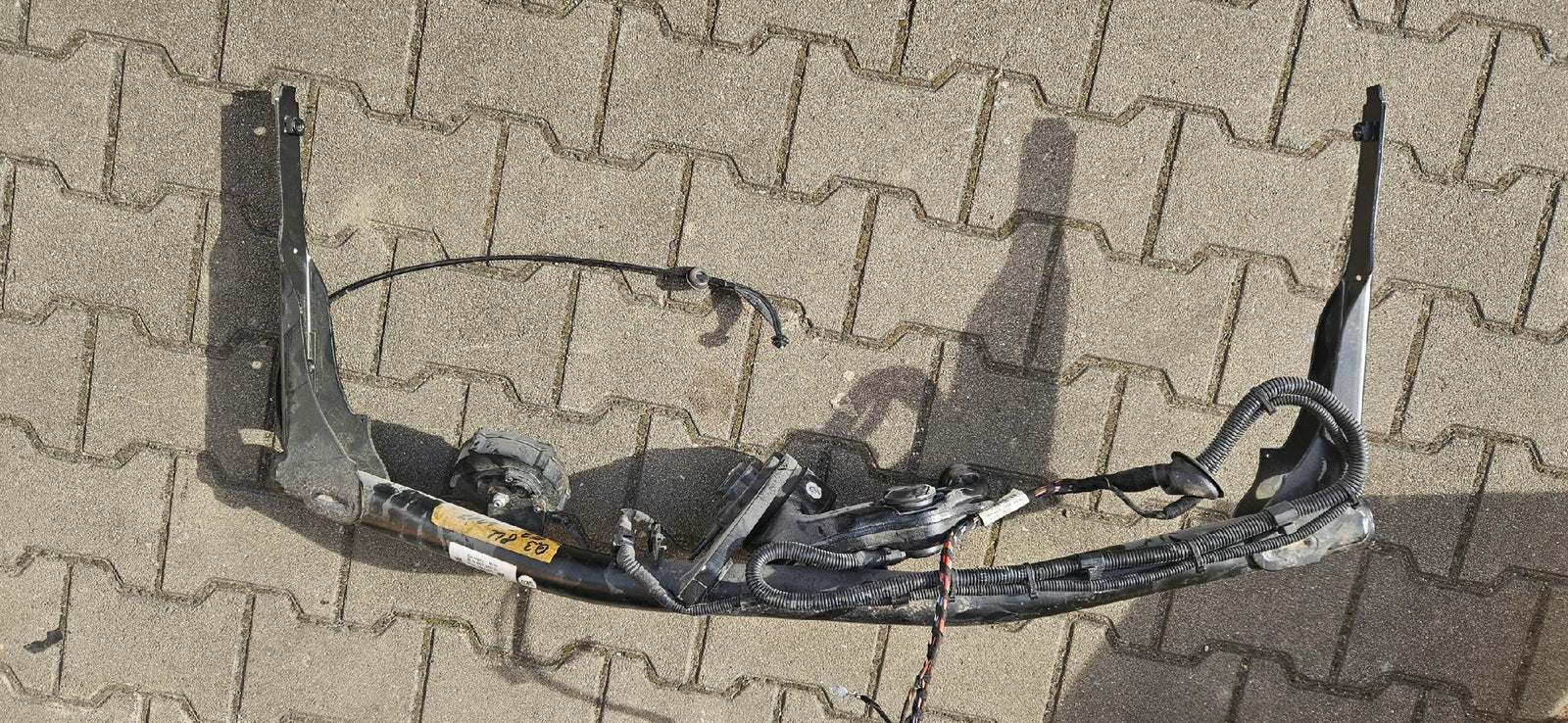 8U0803880D Hak holowniczy AUDI Q3 + wiązka 8U0971541B IDEAŁ! 2019r demontaż