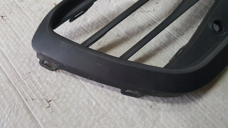Kratka zderzaka lewy przód VW GOLF VIII 5H0853665J demontaż