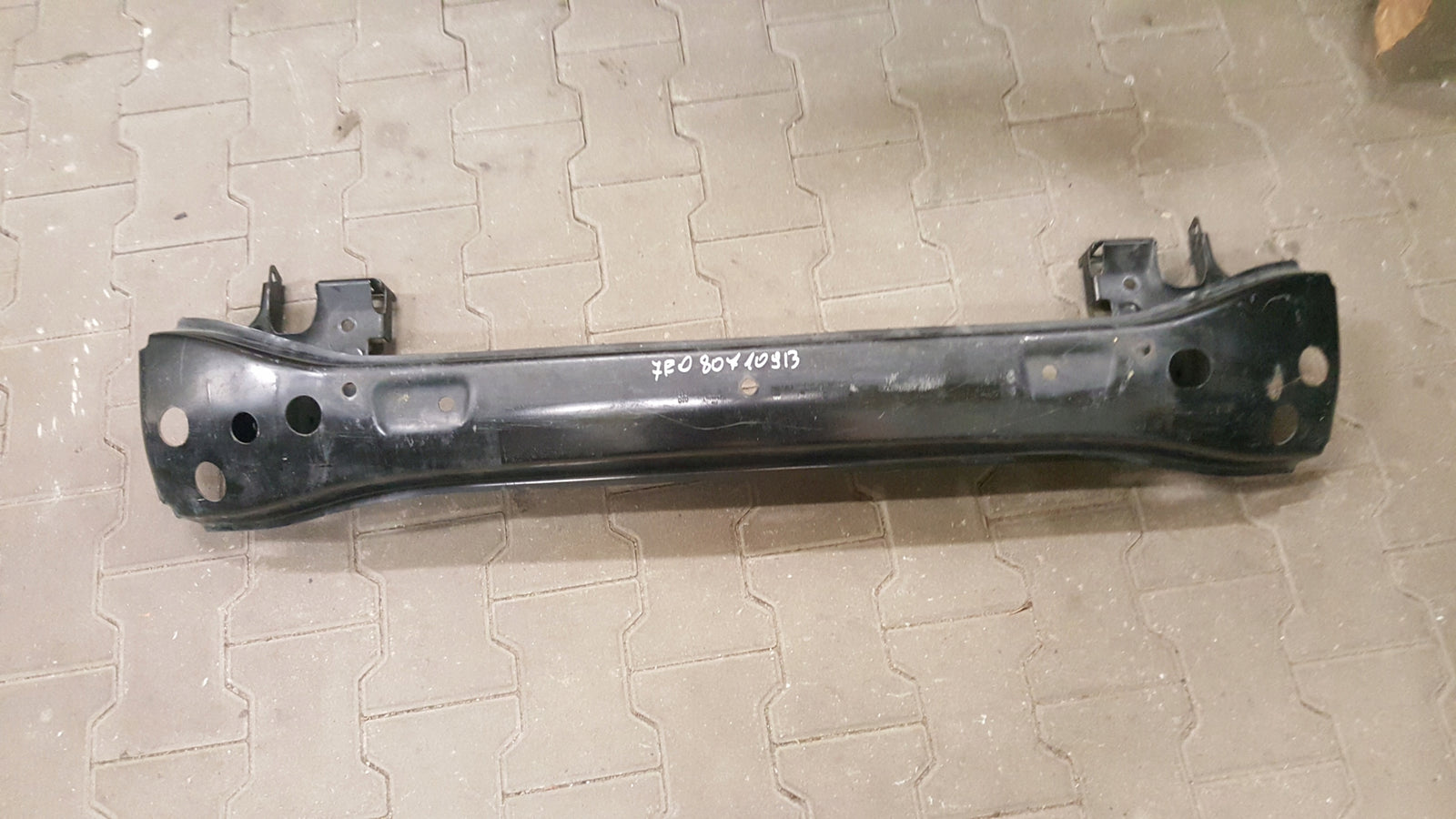 VW T5 LIFT, T6 BELKA W ZDERZAK PRZÓD 7E0807109B