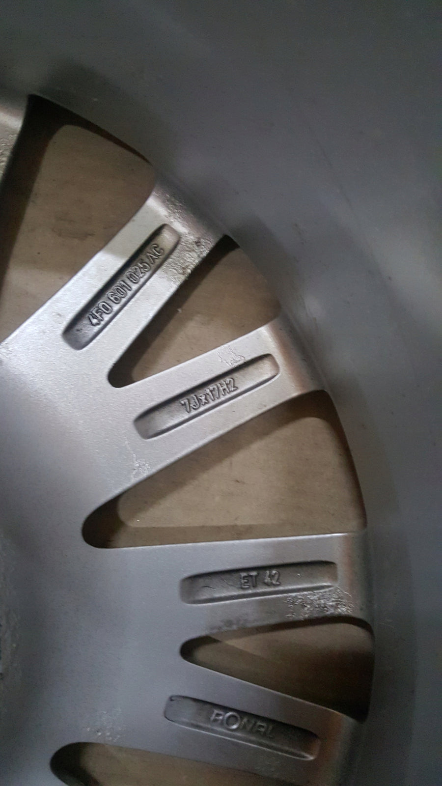 2x Felga aluminiowa 17 CALI AUDI A6 C6 7X17 ET42 5X112 4F0601025AC