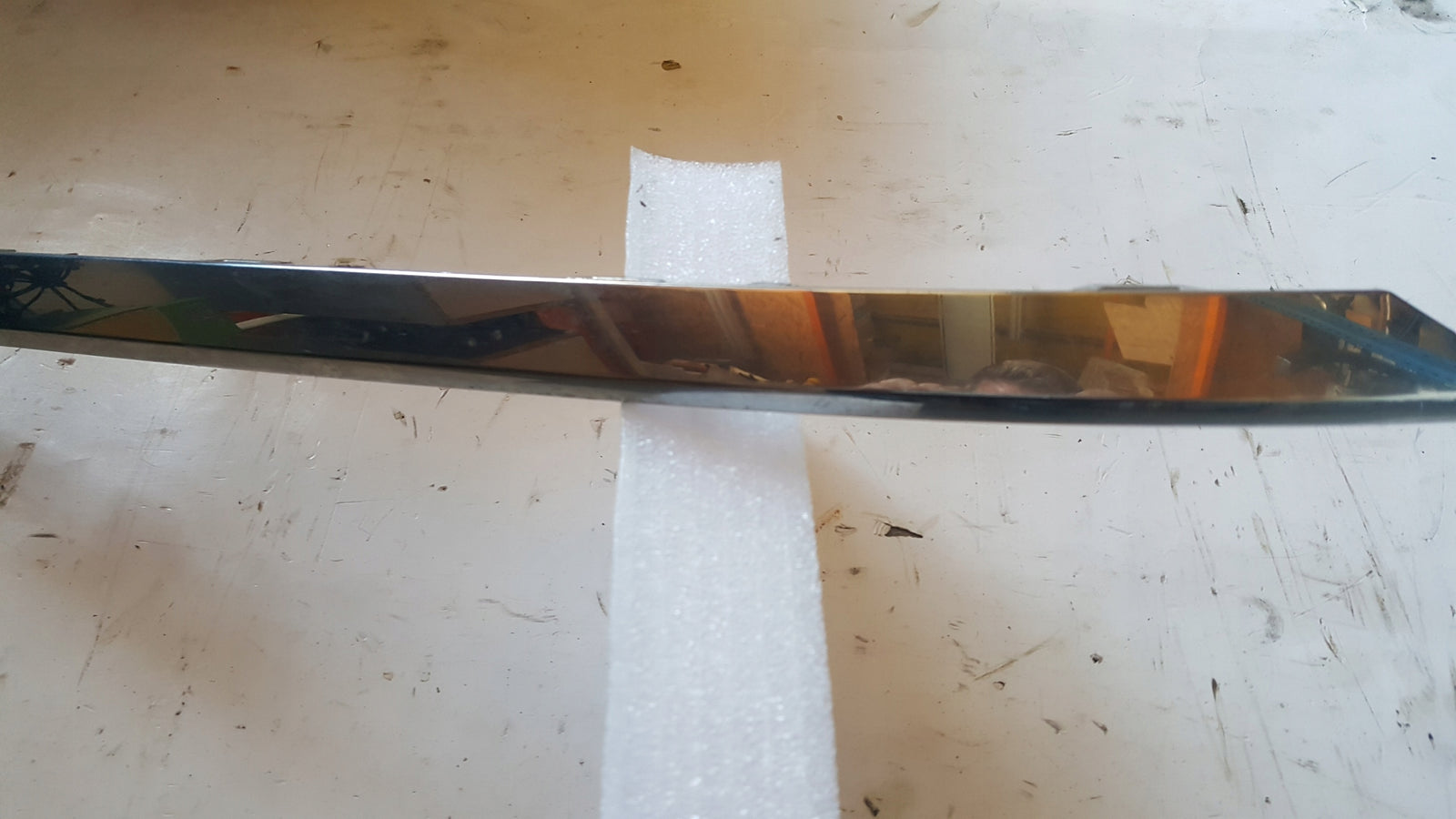 Listwa chrom zderzaka prawy tył VW PASSAT (B8) 3G0853842 demontaż