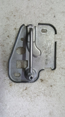 ZAMEK RYGIEL HAK MASKI VW GOLF 8 VIII 5H0823186C ORYGINAŁ PRAWY