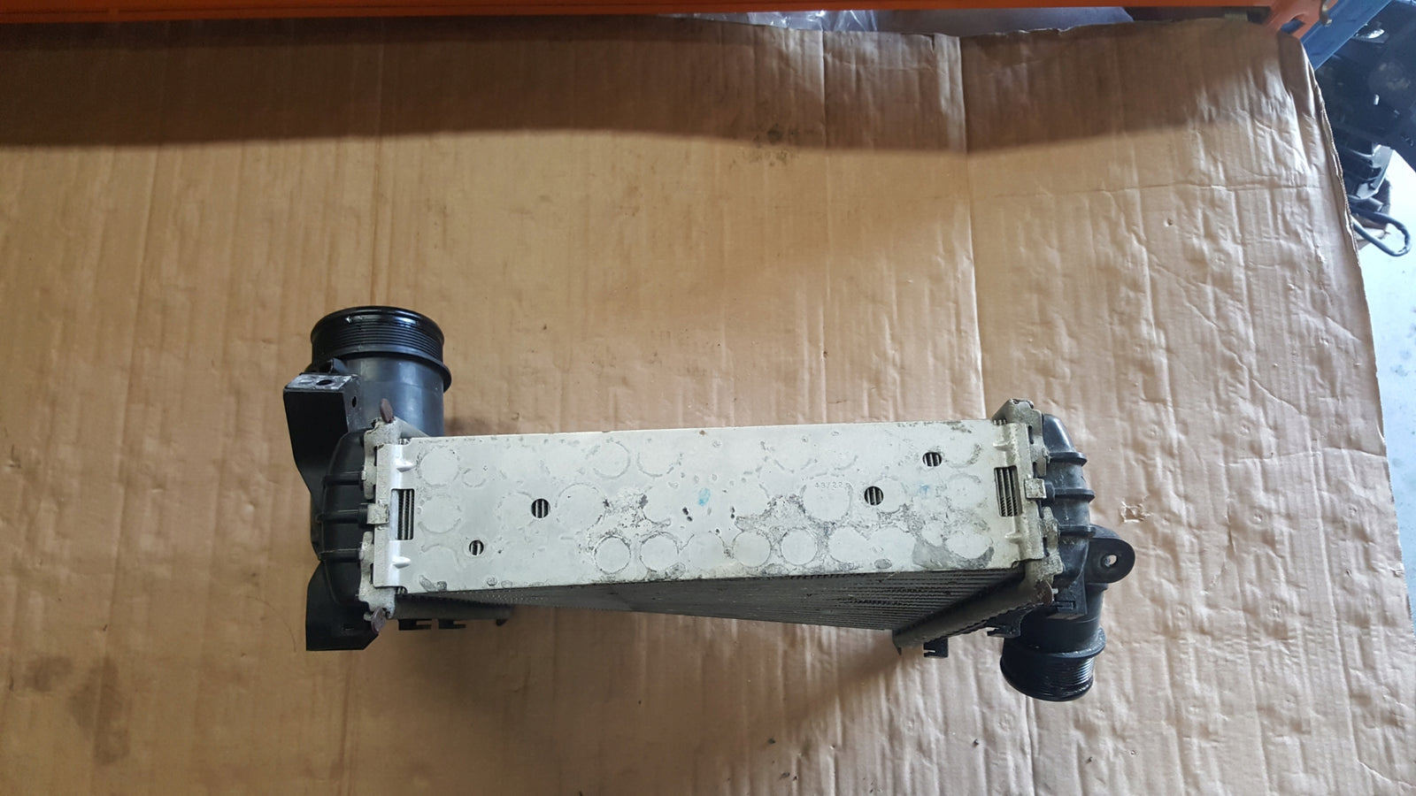 PORSCHE CAYENNE , VW TOUAREG III CHŁODNICA INTERCOOLER 4M0145803BP