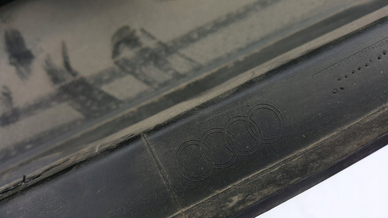 Listwa progowa prawa AUDI A6 (C8) 4K0853856 demontaż