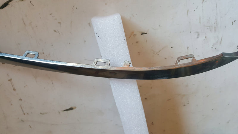 Listwa chrom zderzaka prawy tył VW PASSAT (B8) 3G0853842 demontaż