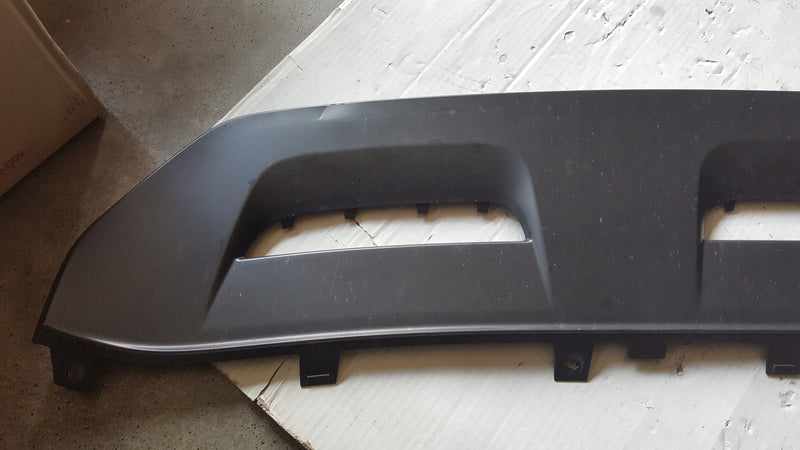 Dokładka spoiler zderzaka przód AUDI Q8 4M8807733A