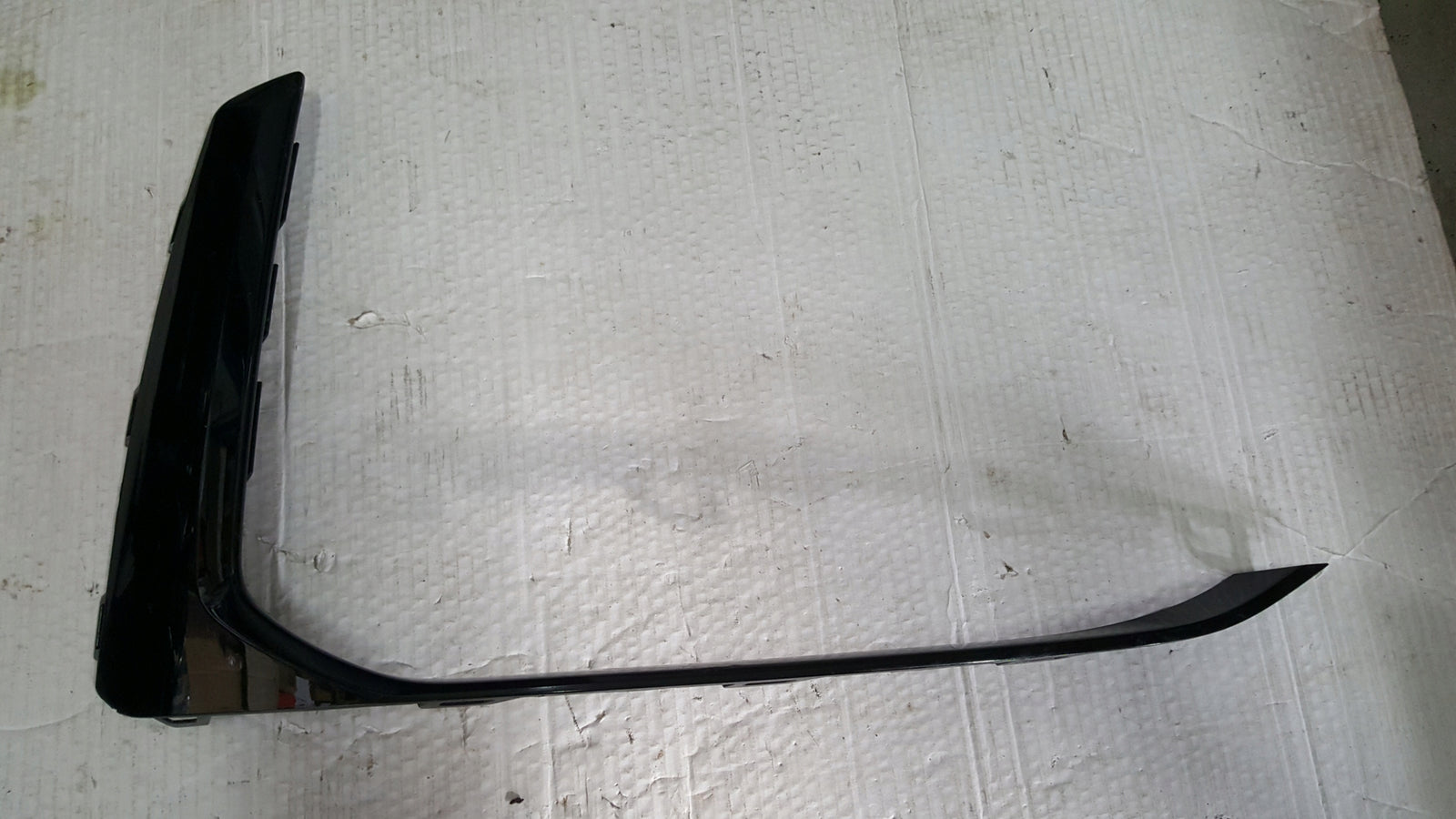 Listwa zderzaka prawy przód AUDI Q7 4M0807300A