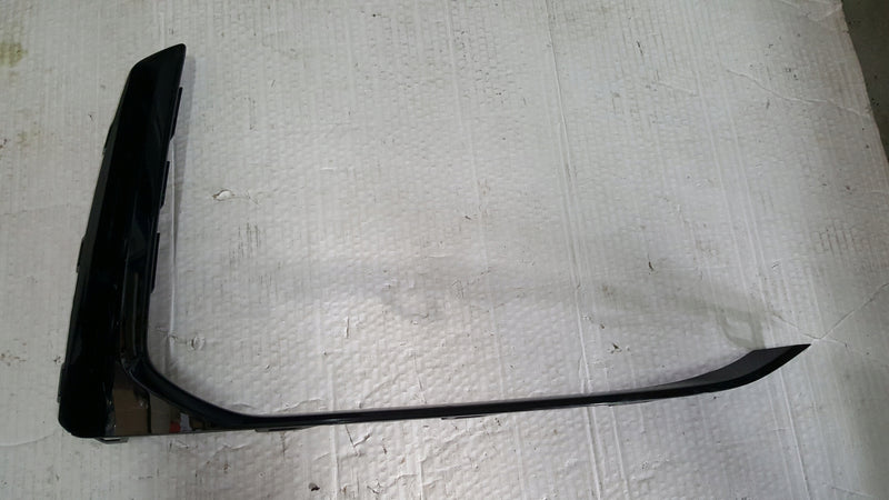 Listwa zderzaka prawy przód AUDI Q7 4M0807300A