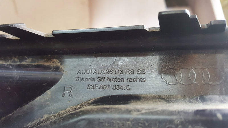 Listwa atrapa zderzaka tylnego prawa strona AUDI RSQ3 83F807834C demontaż