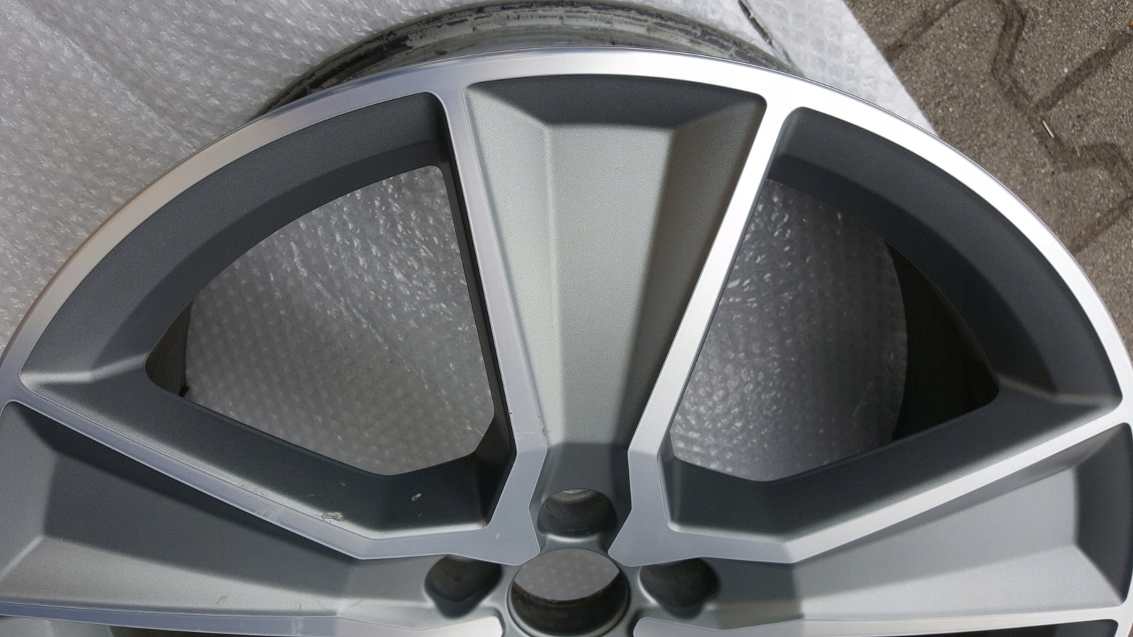 16ff8f970cbe44b2e2d260380a2445ea