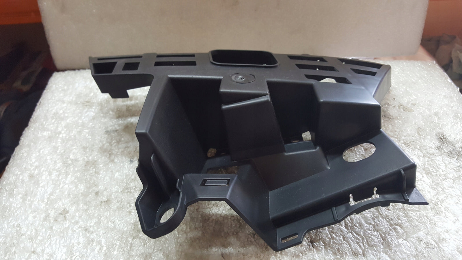 Ślizg zderzaka LE przód SKODA FABIA 2 5J0807055