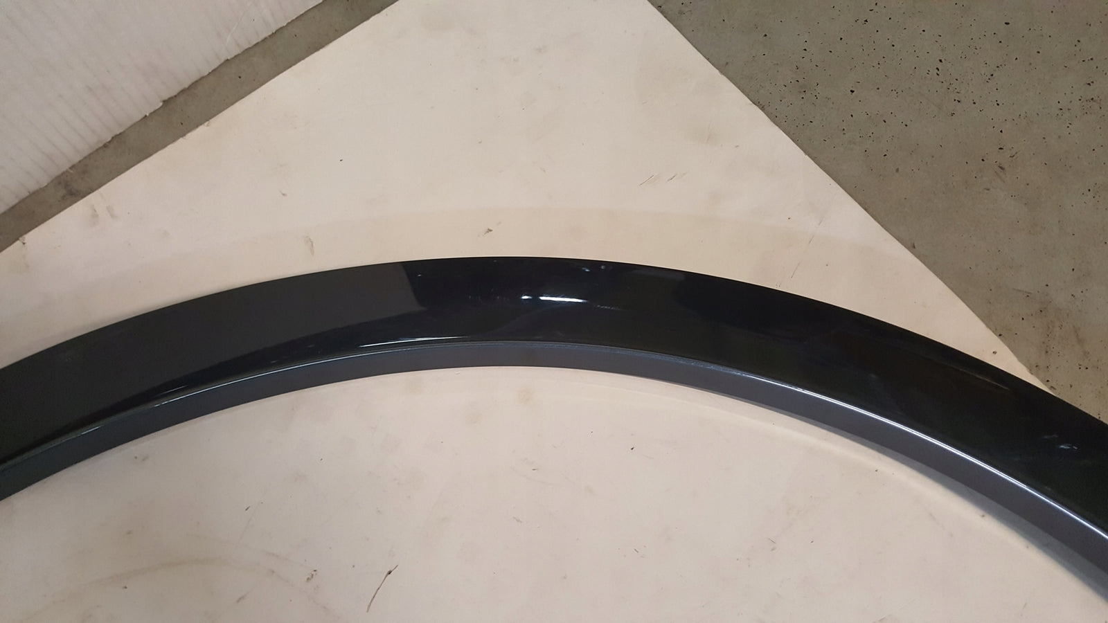 Listwa błotnika prawy tył AUDI Q5 80A853818A demontaż